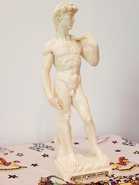 David by Michelangelo Resin Statue - Ivory